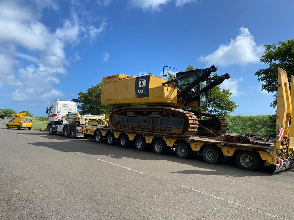 Transport d’un corps de pelle de 40 t en convoi exceptionnel