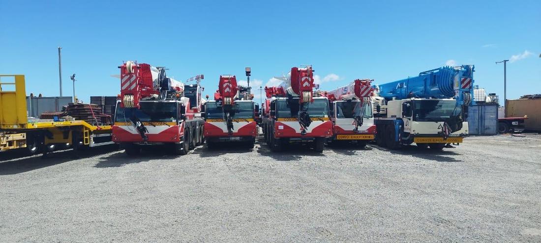 Les cinq grues mobiles Liebherr du parc ASL